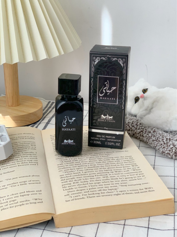 عطر مردونه حیاتی مشکی ۳۰ میل